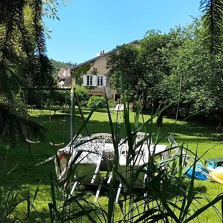 فندق A La Grenouille Du Jura Bellignat المظهر الخارجي الصورة