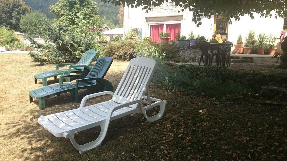 فندق A La Grenouille Du Jura Bellignat المظهر الخارجي الصورة