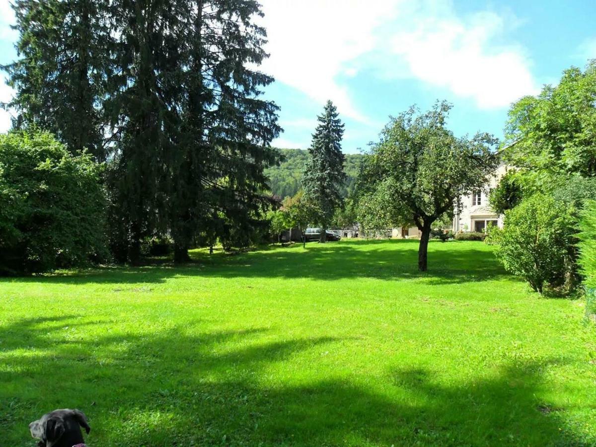 فندق A La Grenouille Du Jura Bellignat المظهر الخارجي الصورة